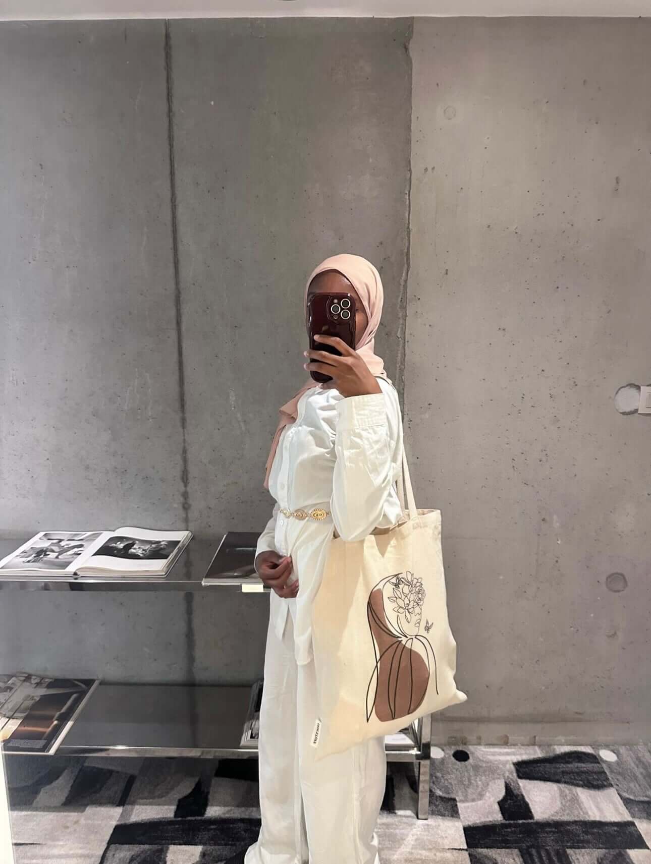 Le stuffy , les femmes qui portent haut et fort les sacs de la marque Seni'Stuff 