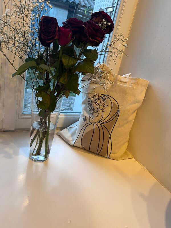 Le stuffy , les femmes qui portent haut et fort les sacs de la marque Seni'Stuff 