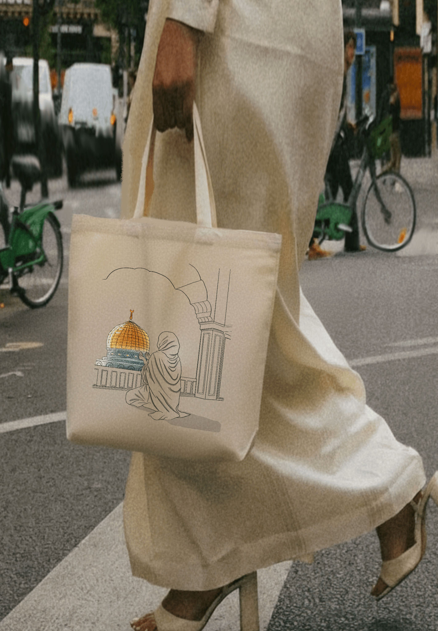 Tote bag Seni'Stuff en coton beige, design artistique avec dôme doré d’Al Aqsa, accessoire spirituel et symbolique.