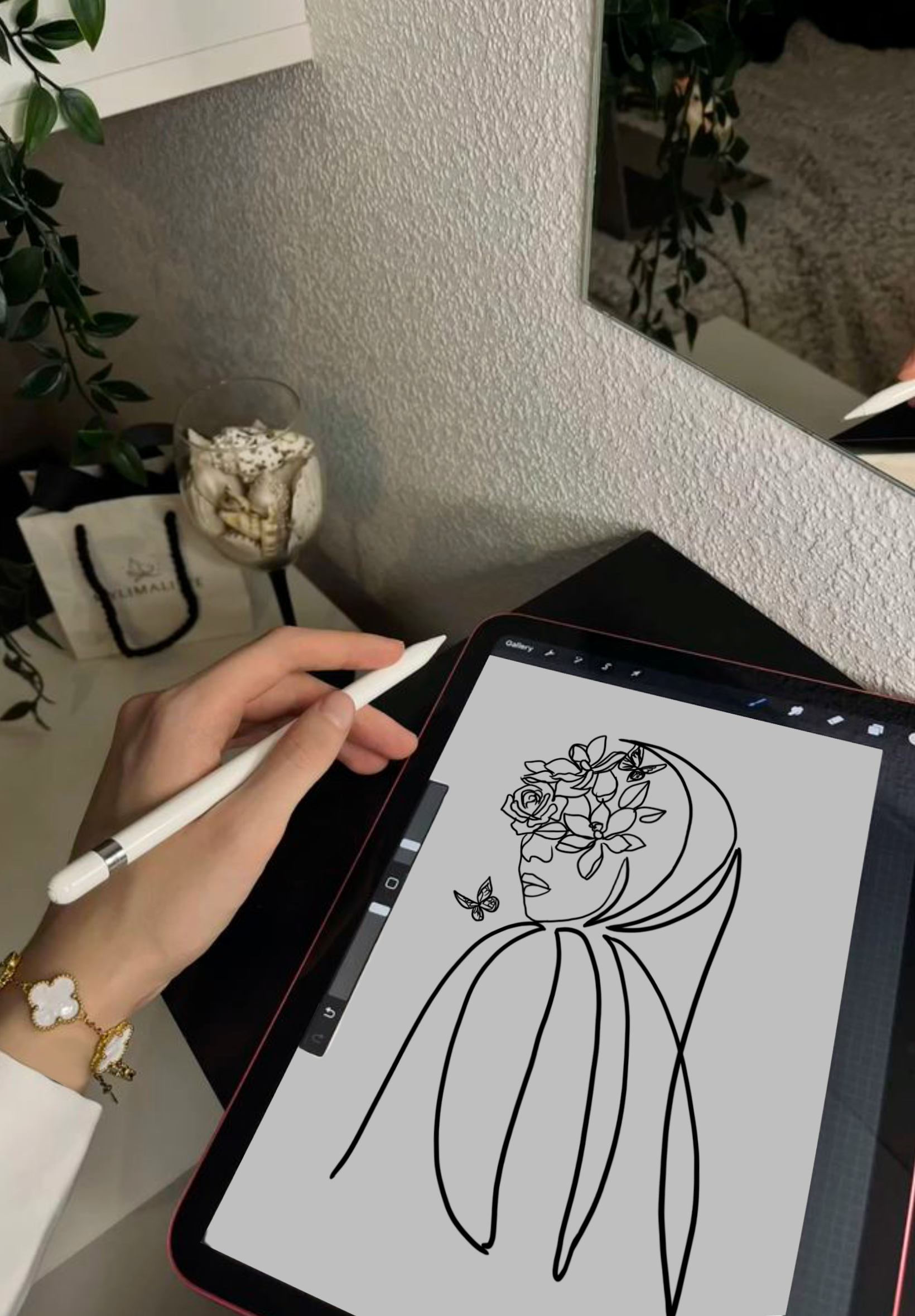 chaque tote bags de la marque Senistuff sont dessinés à la main par la créatrice